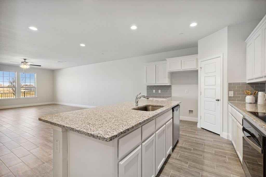 6028 Bursey Rd - Photo 4 of 26