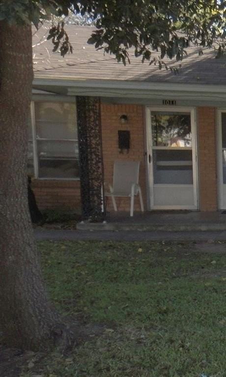1011 Crescent St - Photo 2 of 2