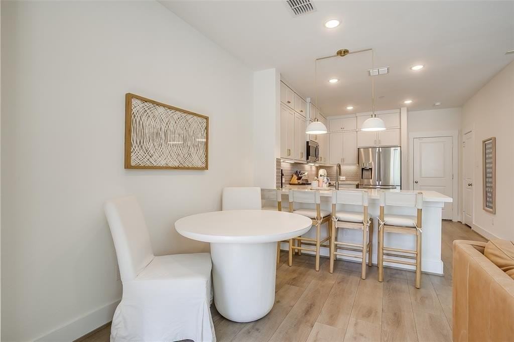 7705 Reis Ln - Photo 6 of 32