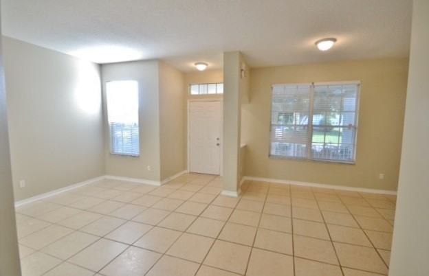 114 Adriana Ct - Photo 3 of 9