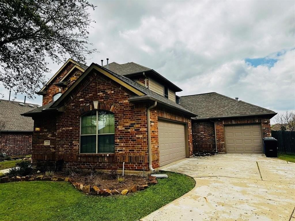 213 Fox Hollow Blvd - Photo 2 of 36