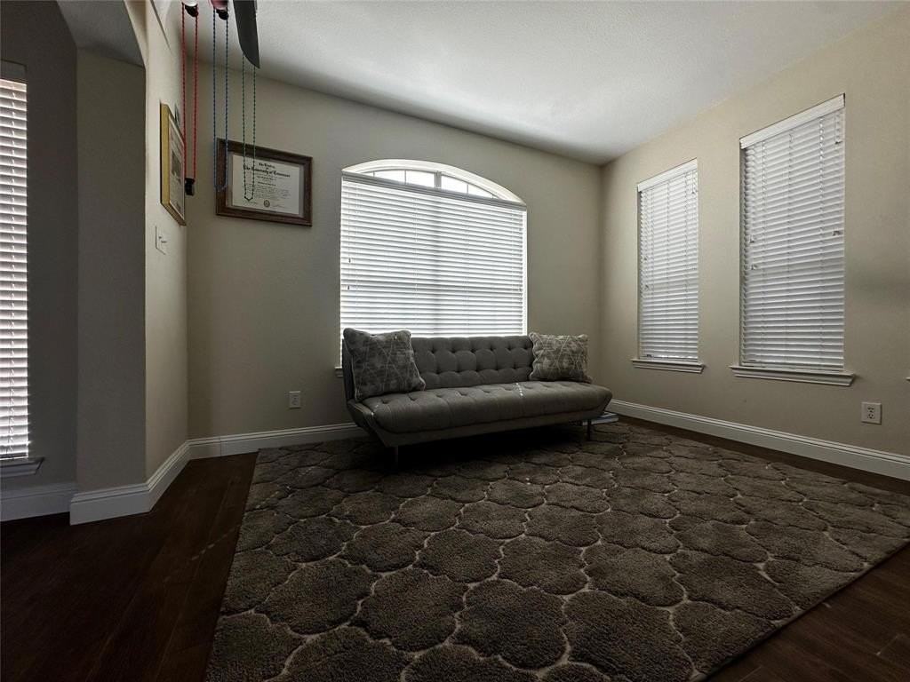 213 Fox Hollow Blvd - Photo 5 of 36