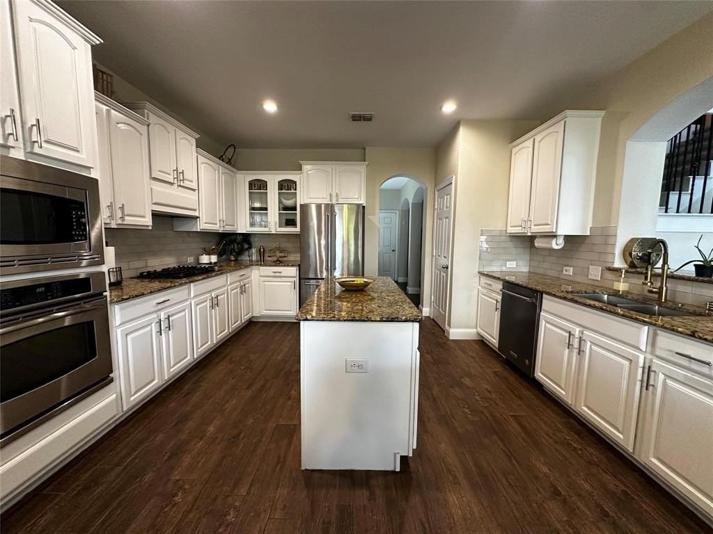 213 Fox Hollow Blvd - Photo 6 of 36