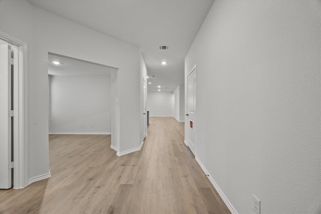 2307 Albert Ln - Photo 5 of 35