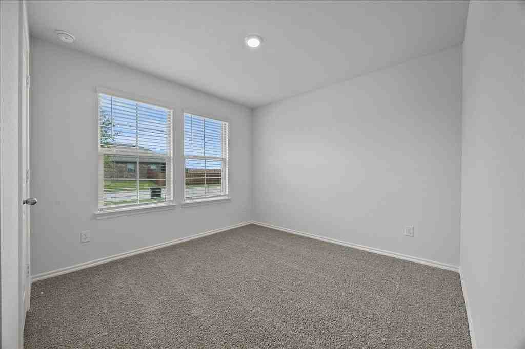 2307 Albert Ln - Photo 7 of 35