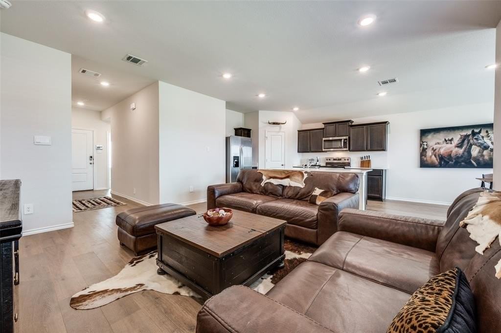 13105 Dawson Dr - Photo 4 of 16
