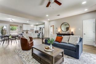 926 Hillside Ln - Photo 1 of 1