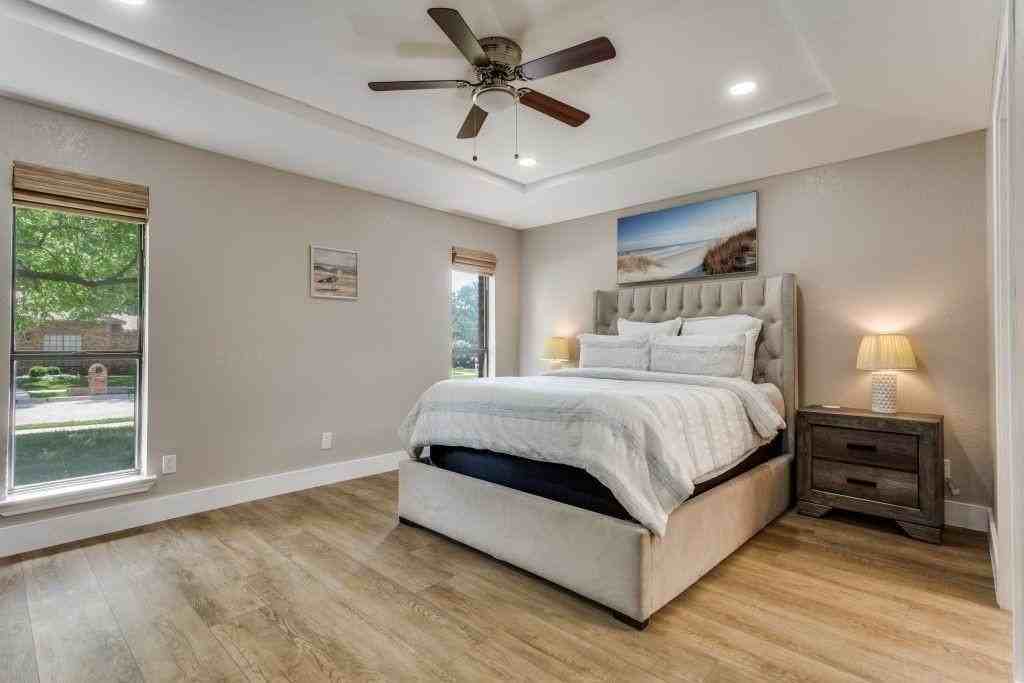 926 Hillside Ln - Photo 5 of 11