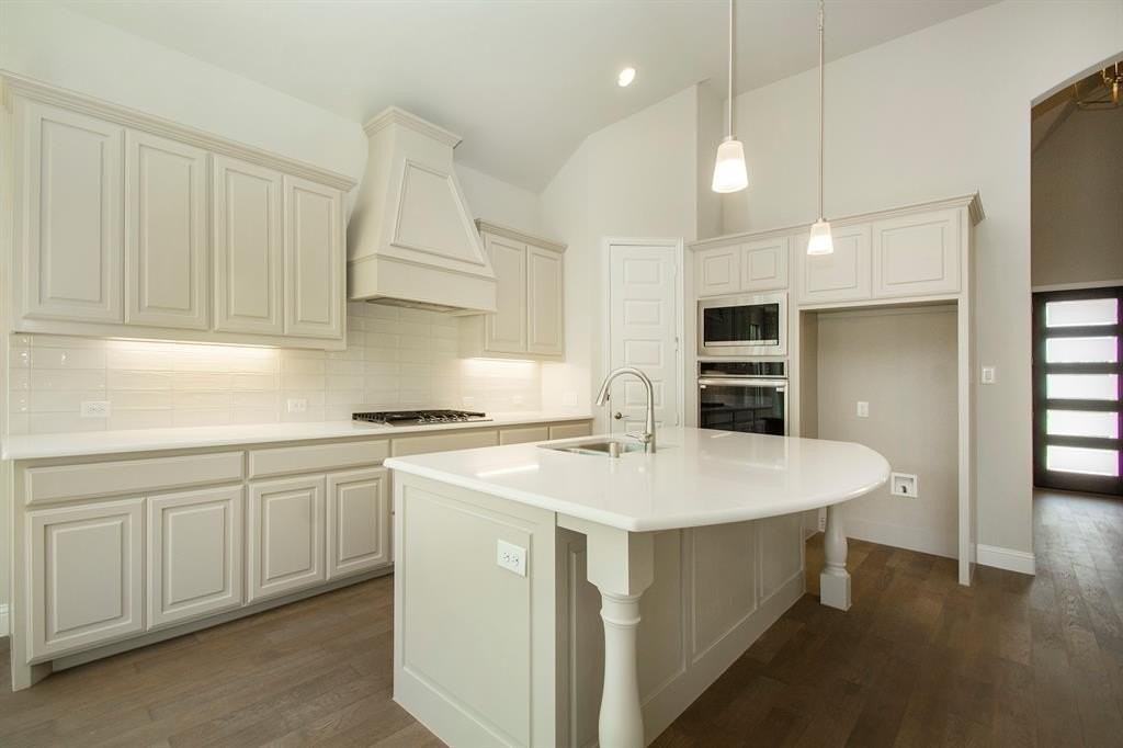 2223 Clairmount Dr - Photo 5 of 27