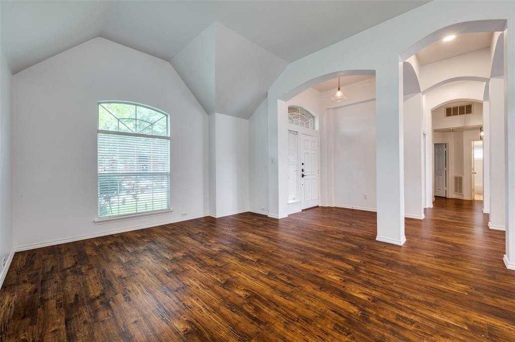 1420 Capstan Dr - Photo 3 of 25