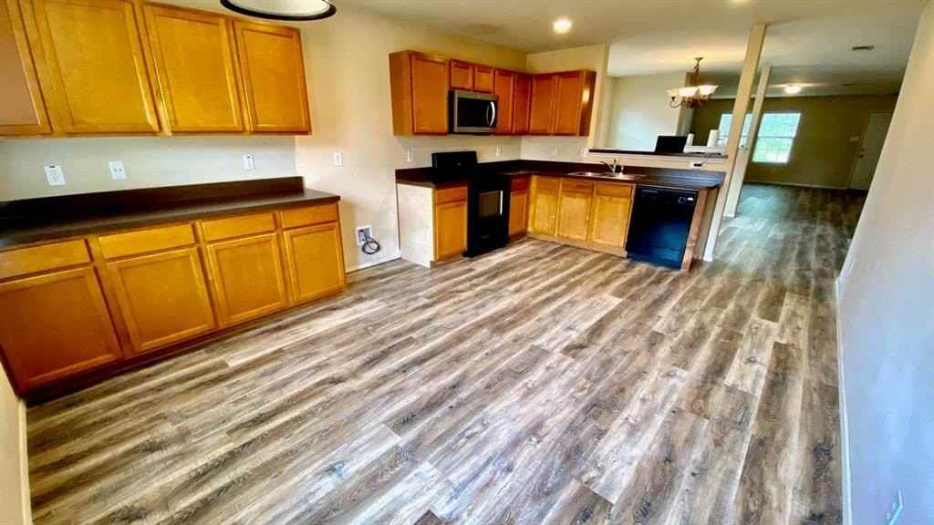 1829 Nightingale Dr - Photo 3 of 9