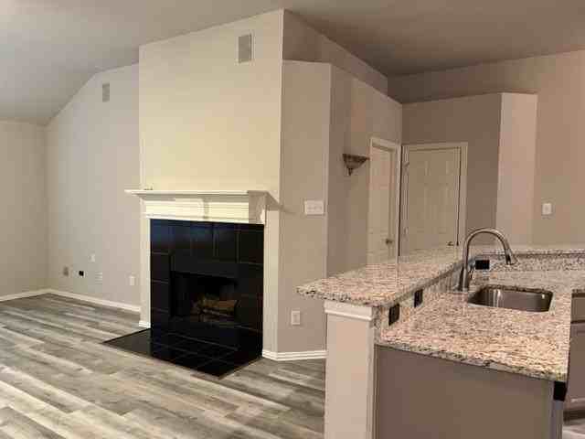 3803 Rose Ct - Photo 4 of 25