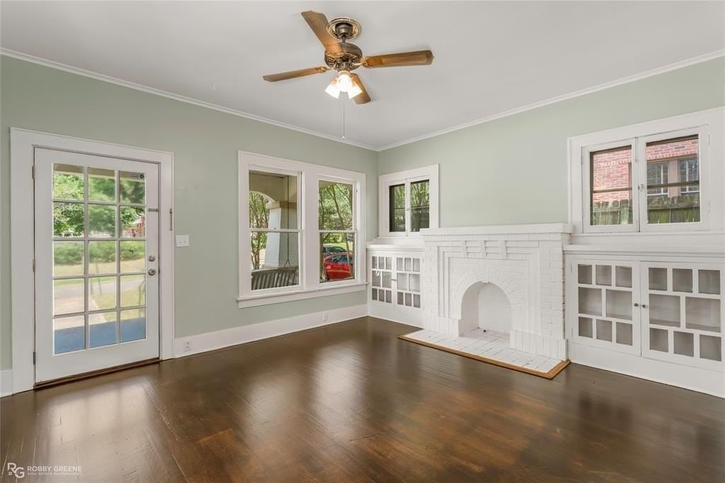 561 Forest Ave - Photo 5 of 21