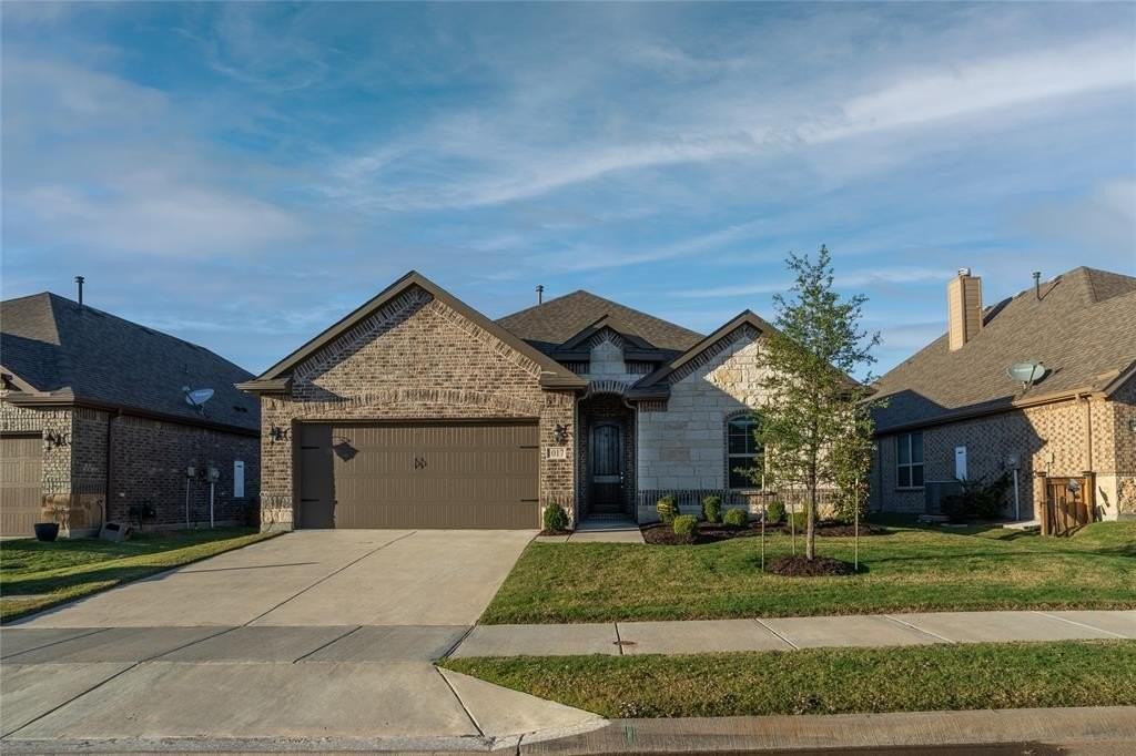 1017 Lake Cypress Ln - Photo 2 of 30