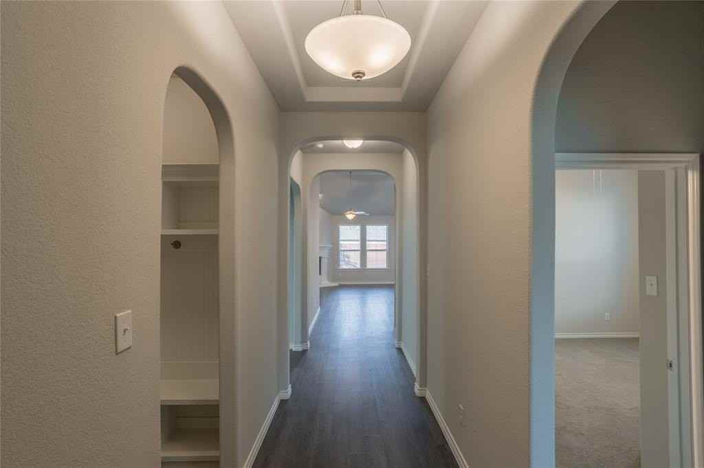 1017 Lake Cypress Ln - Photo 6 of 30