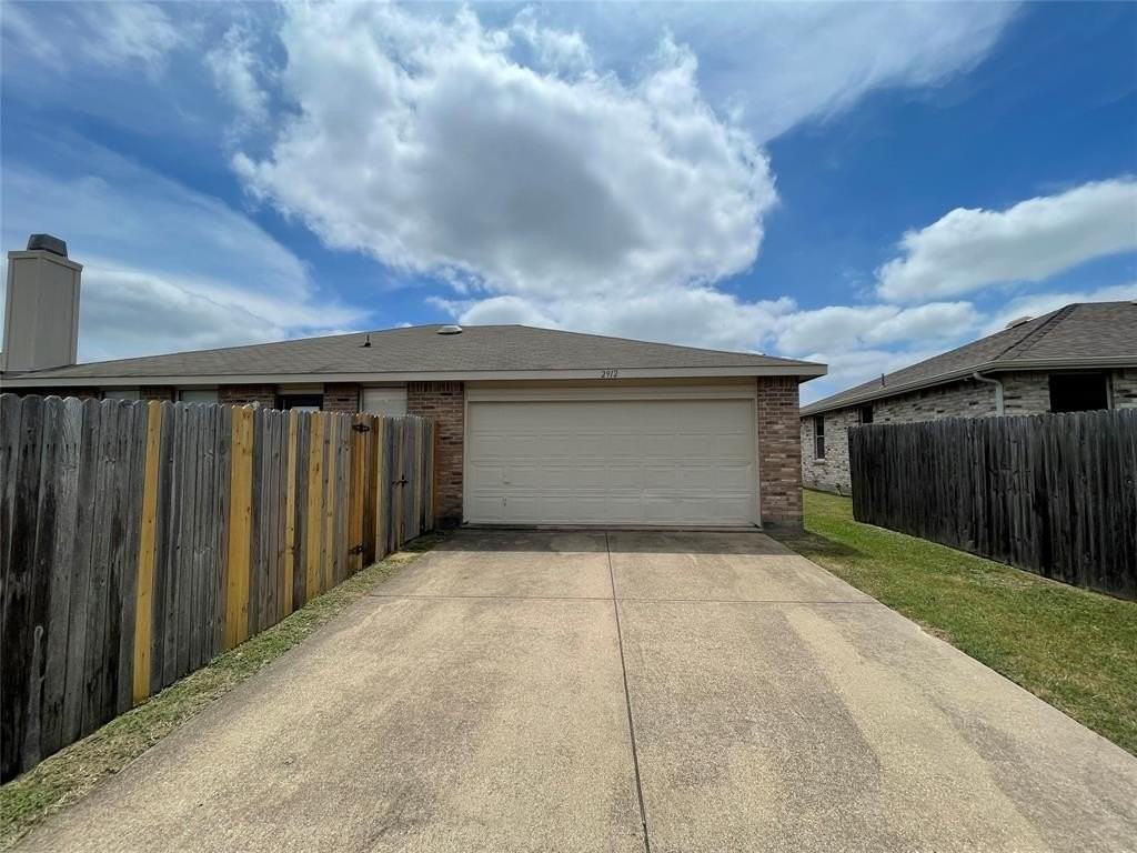2912 Crimson Clover Dr - Photo 4 of 18