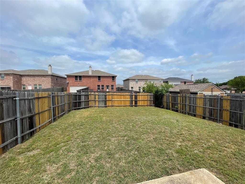 2912 Crimson Clover Dr - Photo 5 of 18