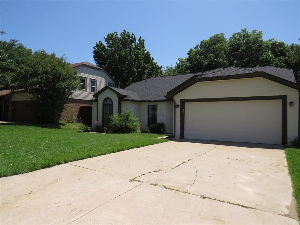 2308 Crestmeadow St - Photo 2 of 39