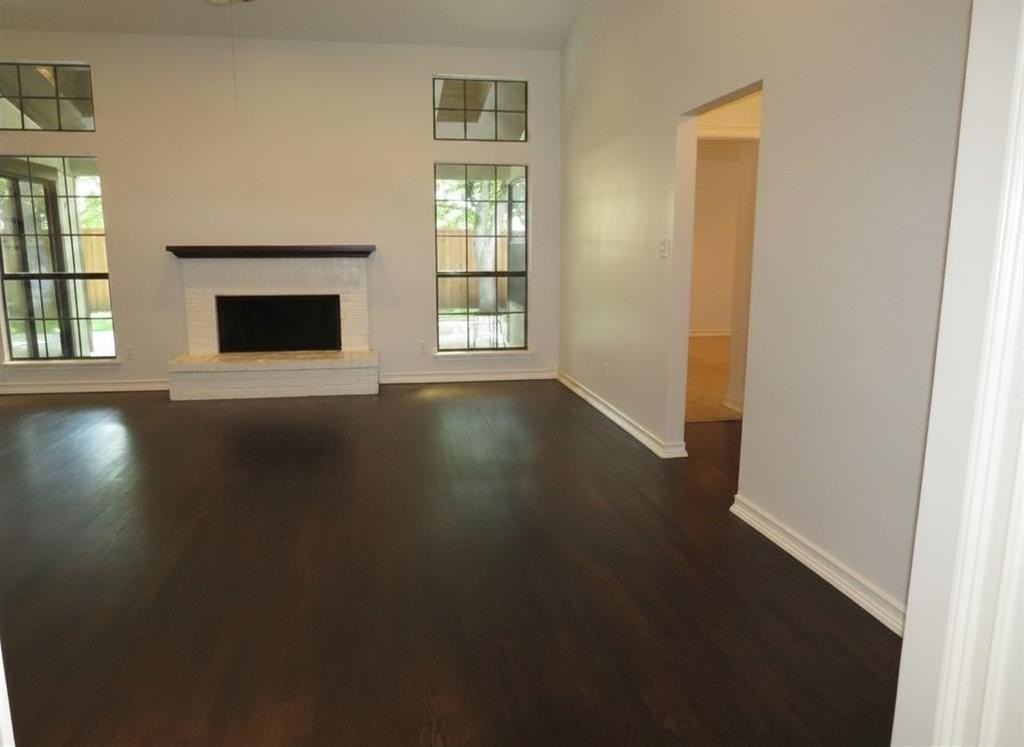 2308 Crestmeadow St - Photo 4 of 39