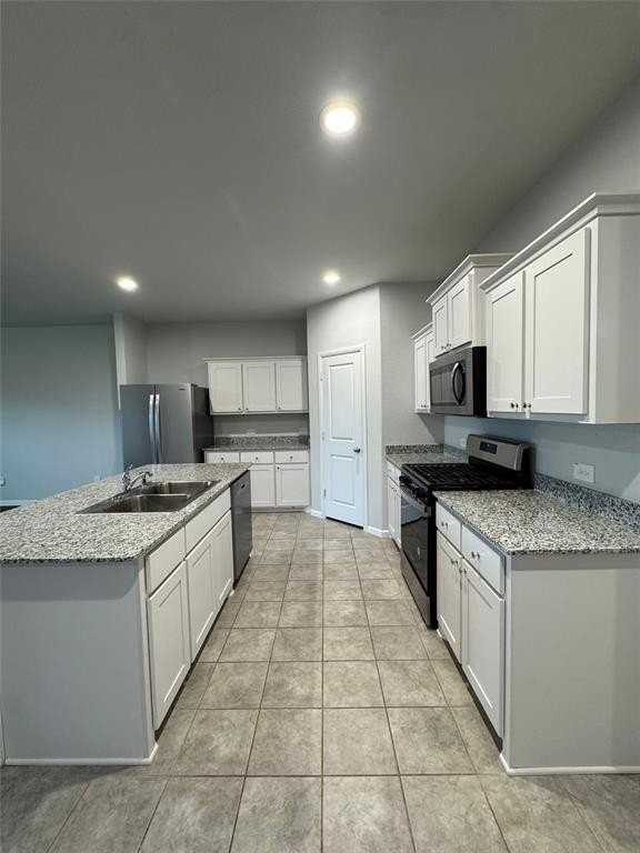 7948 Oaktown Dr - Photo 3 of 26