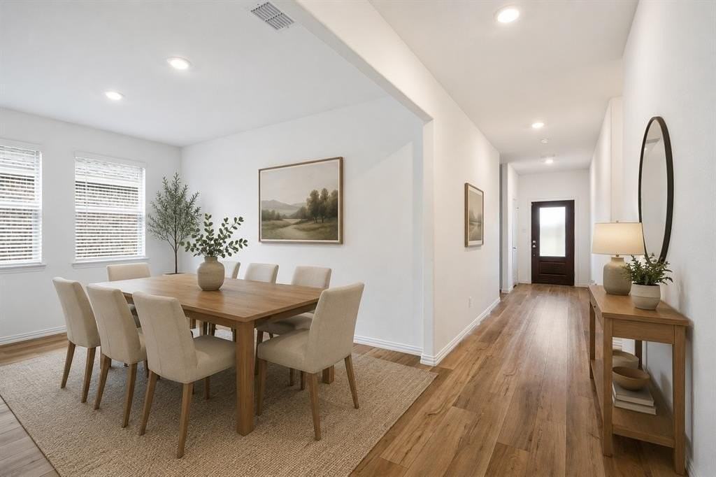 1001 Rosewood St - Photo 2 of 28