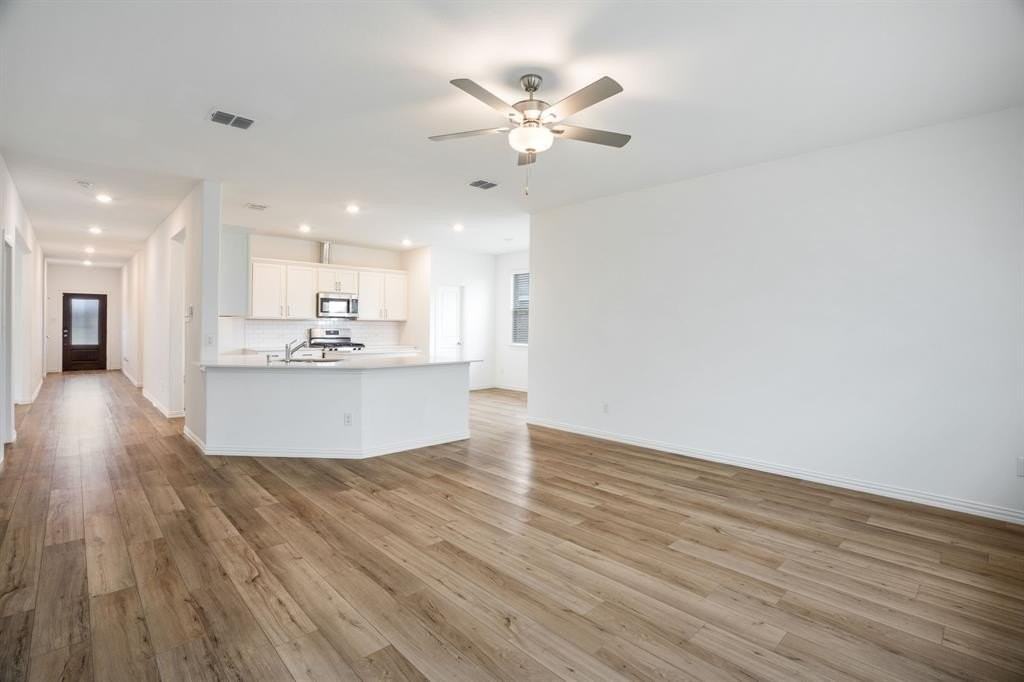 1001 Rosewood St - Photo 7 of 28