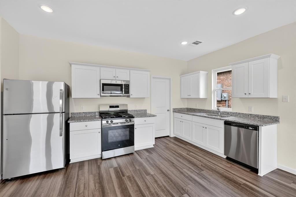 1301 Elliott Rd - Photo 5 of 26