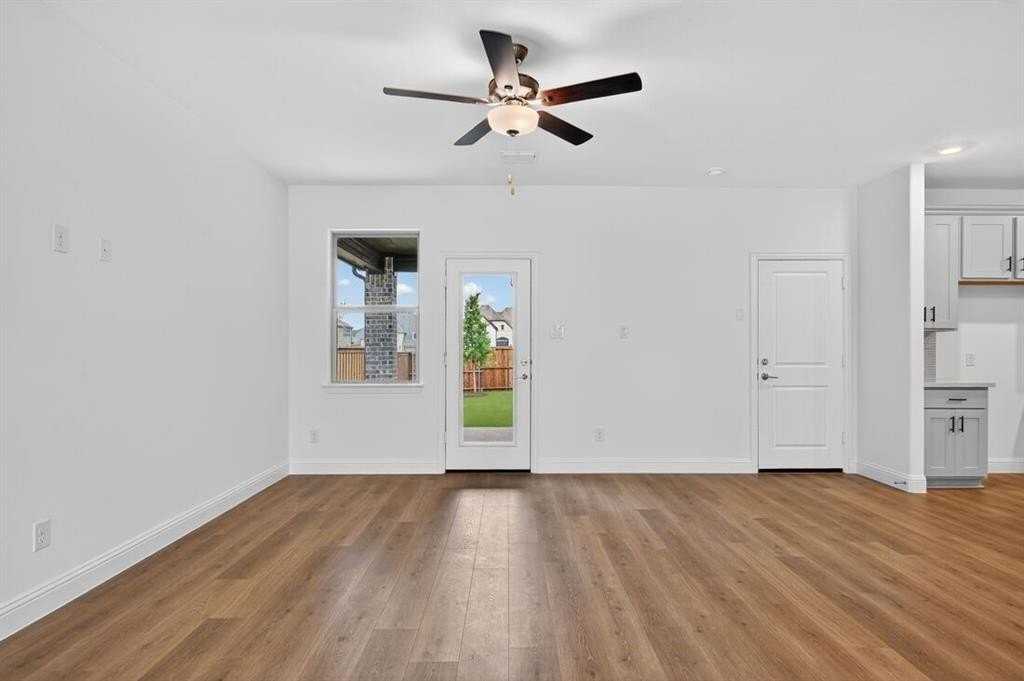 3116 Winecup Rd - Photo 5 of 38