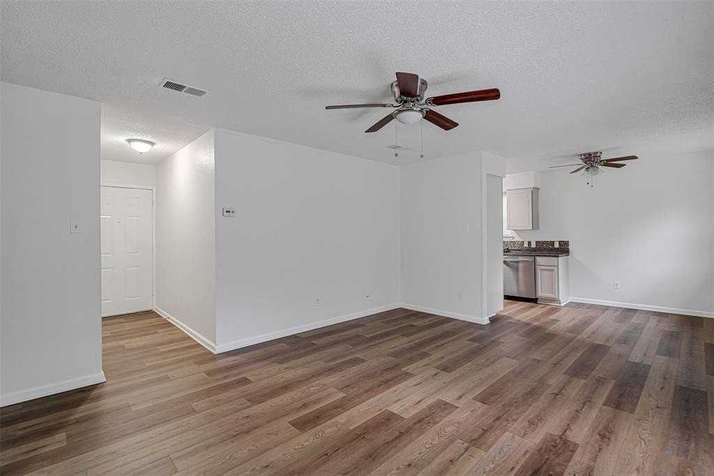 207 Stefanie St - Photo 6 of 24