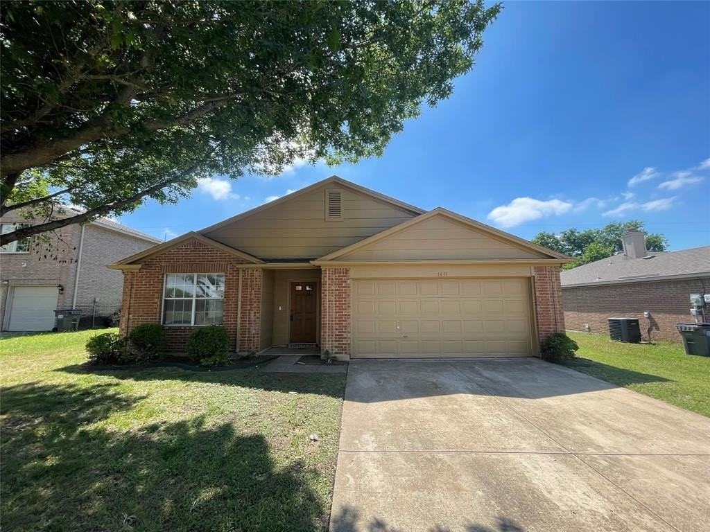 1611 Columbia Dr - Photo 2 of 20