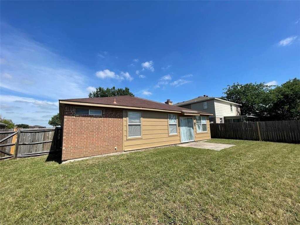 1611 Columbia Dr - Photo 5 of 20
