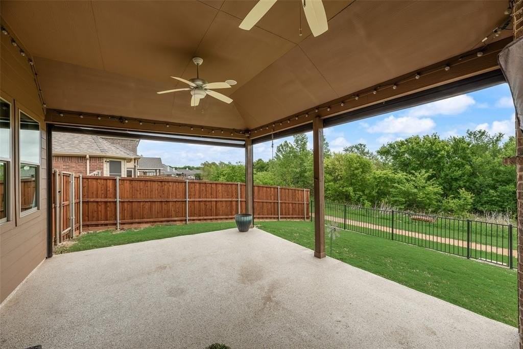 2112 Benjamin Creek Dr - Photo 5 of 31