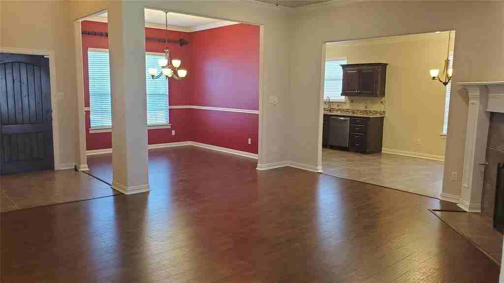 1125 Northwood Ln - Photo 2 of 19