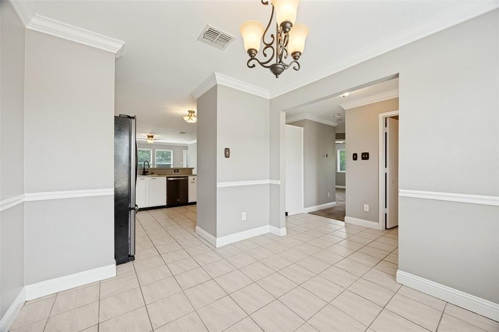 1601 Elm St - Photo 4 of 25