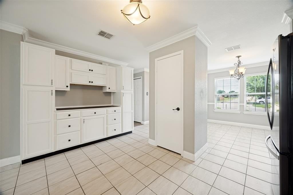 1601 Elm St - Photo 5 of 25