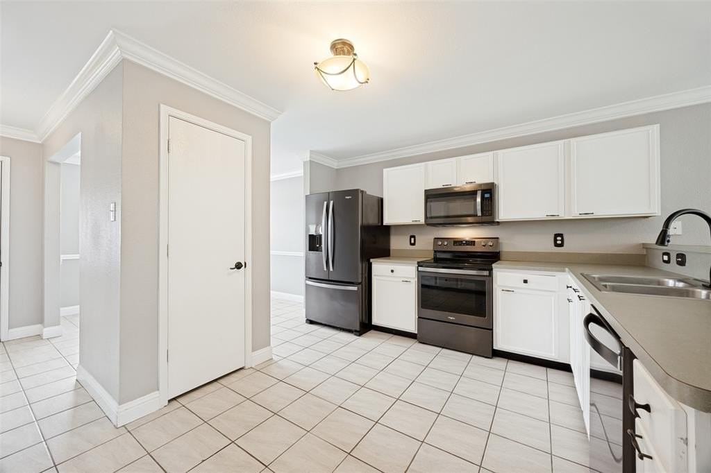 1601 Elm St - Photo 6 of 25