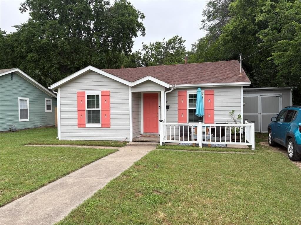 709 Denton St - Photo 2 of 11