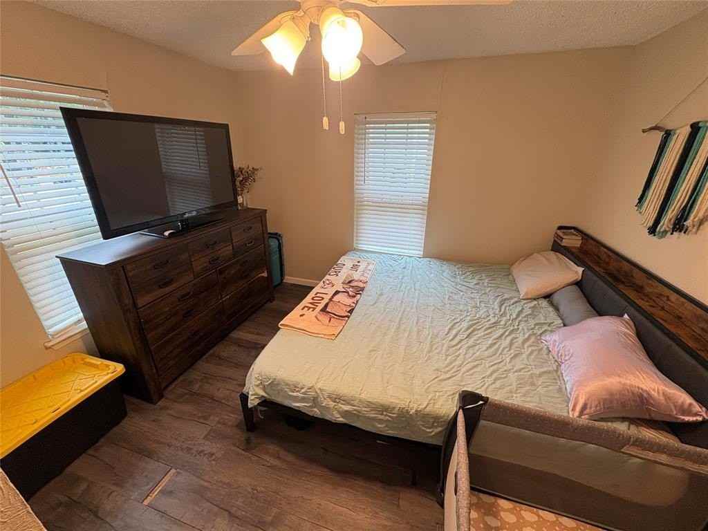 709 Denton St - Photo 4 of 11