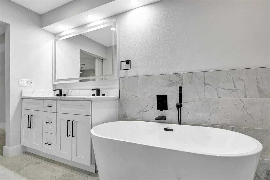 6018 E University Blvd #102 - Photo 6 of 29