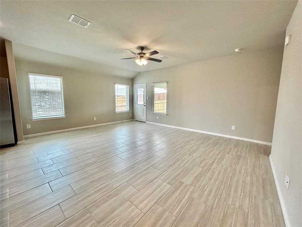 16432 Severn Ln - Photo 3 of 31