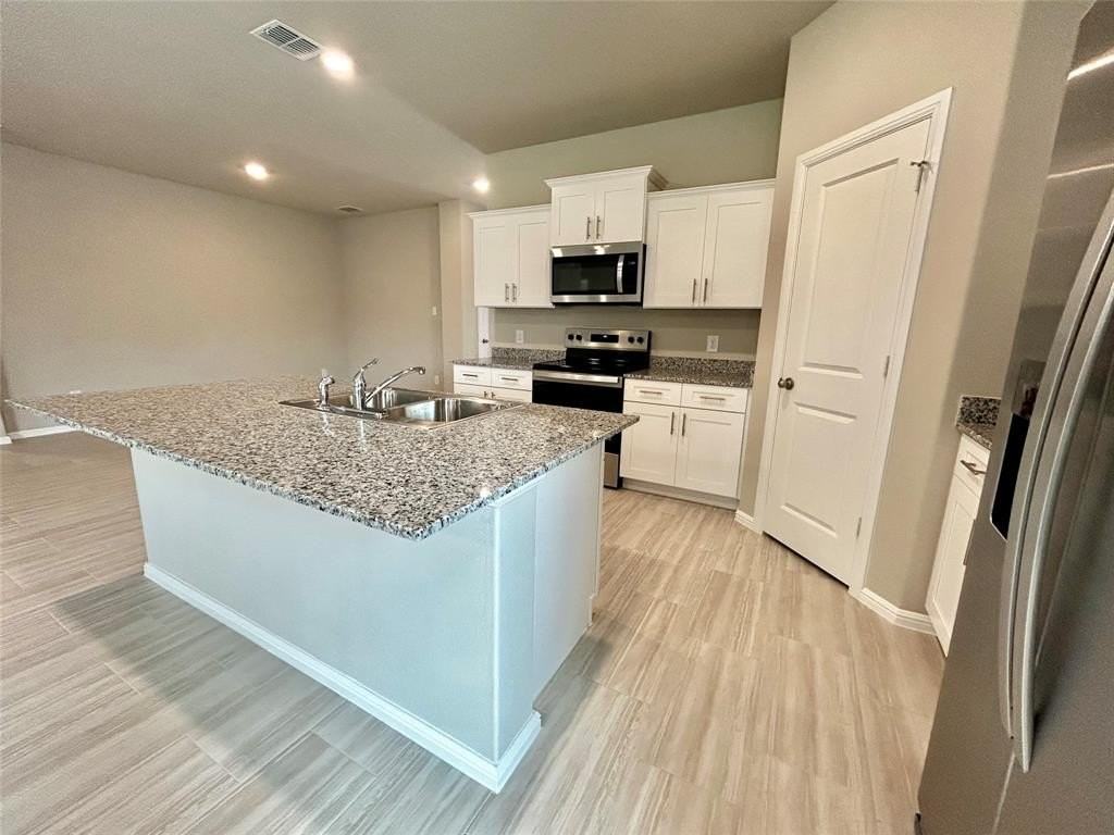 16432 Severn Ln - Photo 6 of 31