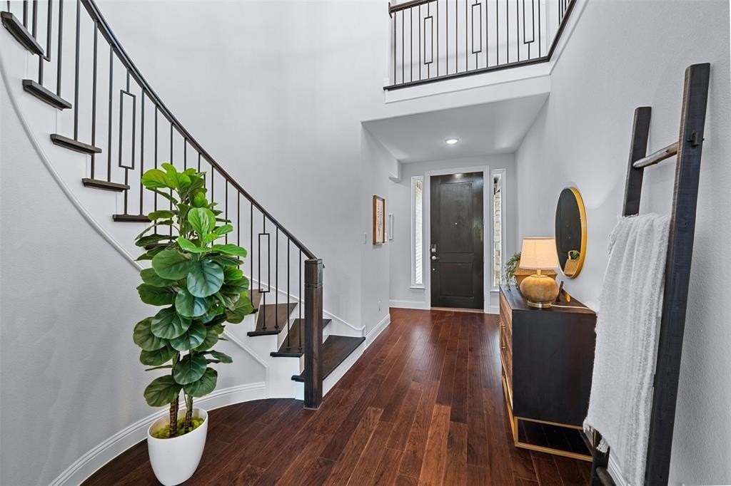 1173 Rochester Pl - Photo 4 of 39