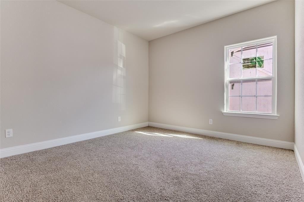 5520 Goodman Ave - Photo 4 of 10