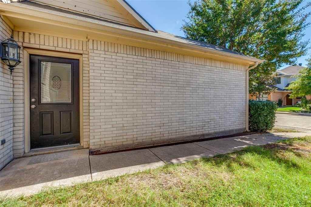 6023 Lloyd Ct - Photo 2 of 23