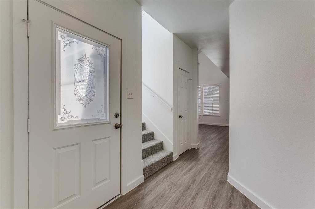 6023 Lloyd Ct - Photo 4 of 23