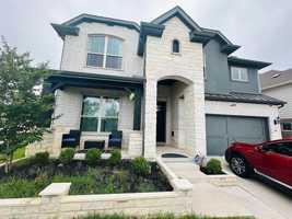 featured image of 1901 Barnhill Ln