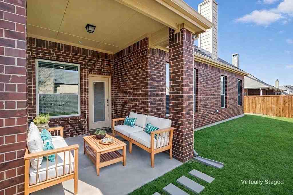 2513 Sabine Cir - Photo 6 of 33