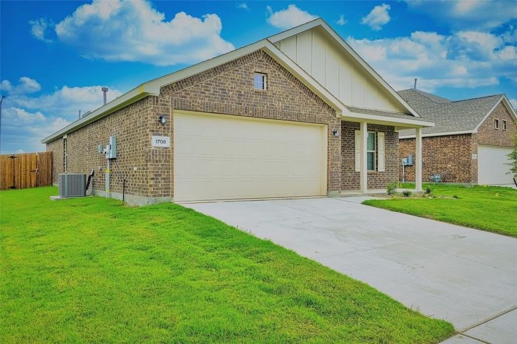 1708 Helmoken Falls Dr - Photo 2 of 39