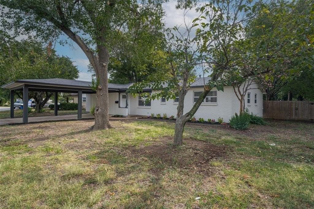 217 Palomino Dr - Photo 2 of 31