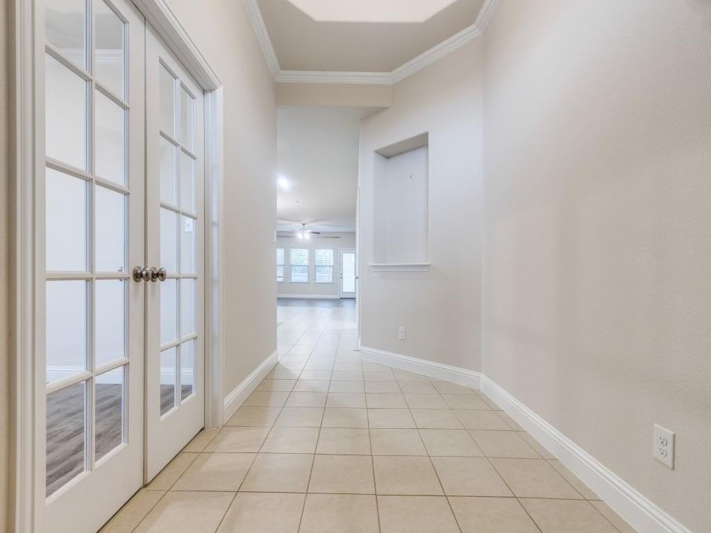 710 Teakwood Dr - Photo 4 of 25